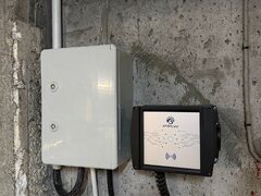 Vand loc parcare cu statie masini electrice in zona Stefan Cel Mare